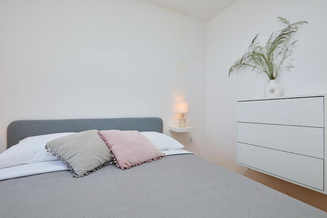 Sunset Oasis Apartment Дубровник Екстериор снимка